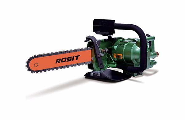 Wie wird das Kraftstoffversorgungssystem einer Kettensäge gewartet?